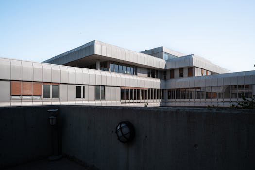Exterior del Hospital General de México en un día soleado