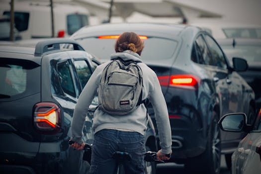 Familia disfrutando de un viaje en coche asegurado por AXA