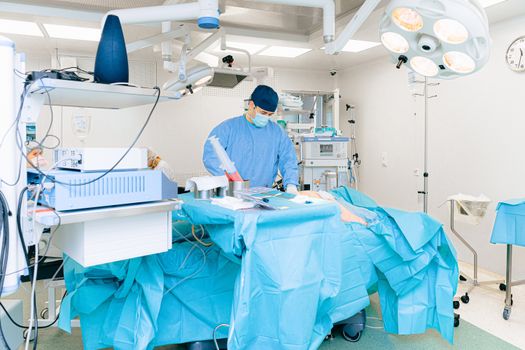 Estudiantes de medicina visitando el Centro Integral de Cirugía CDMX