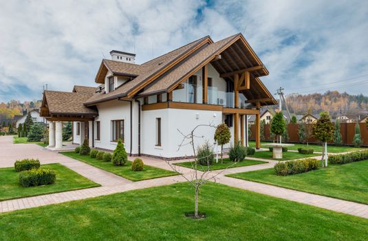 Familia en casa, disfrutando de la tranquilidad con GENERALI Hogar Exclusivo