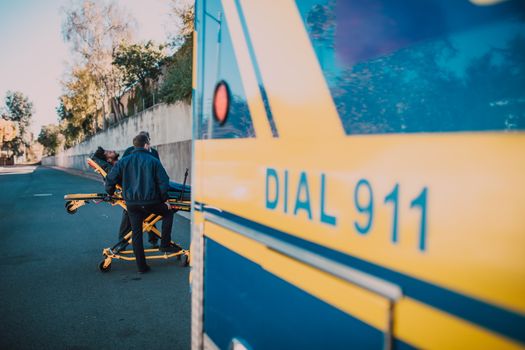 Personal de limpieza en acción en Hospital Angeles Lomas