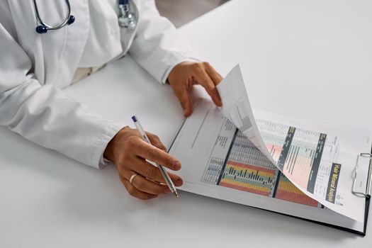 Historia clínica con datos demográficos de un paciente en México.