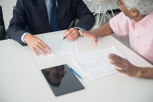 Imagen de un contrato de seguros con condiciones generales
