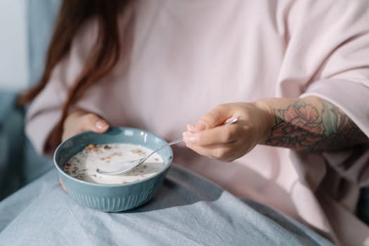 Mujer sonriendo tras recibir tratamiento para bulimia nerviosa.